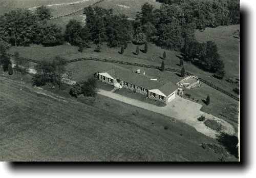 1976 Aerial shot of the front of the house.